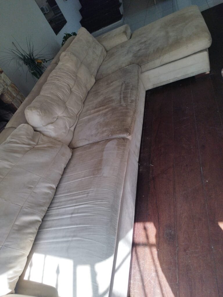 sofa l sujo